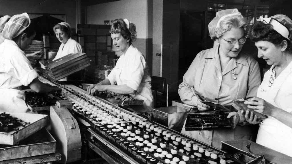 How Did Chocolate Become Associated with Valentine's Day?